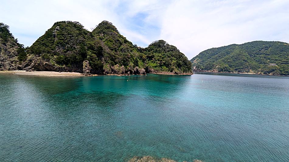 田子瀬浜の入り江
